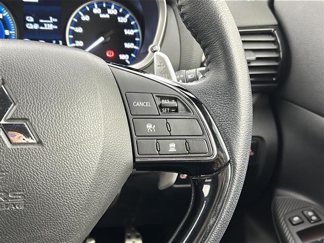 エクリプスクロスPHEV P サンルーフ/e-Assist/全周囲カメラ/ACC/ヘッドアップディスプレイ/BSM/純正ナビ/レザーシート/全席シートヒーター/パワーシート/パドルシフト/ステアヒーター/ETC/LEDヘッドライト(8枚目)