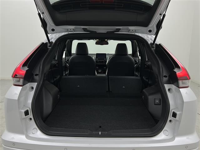 エクリプスクロスPHEV P サンルーフ/e-Assist/全周囲カメラ/ACC/ヘッドアップディスプレイ/BSM/純正ナビ/レザーシート/全席シートヒーター/パワーシート/パドルシフト/ステアヒーター/ETC/LEDヘッドライト(15枚目)