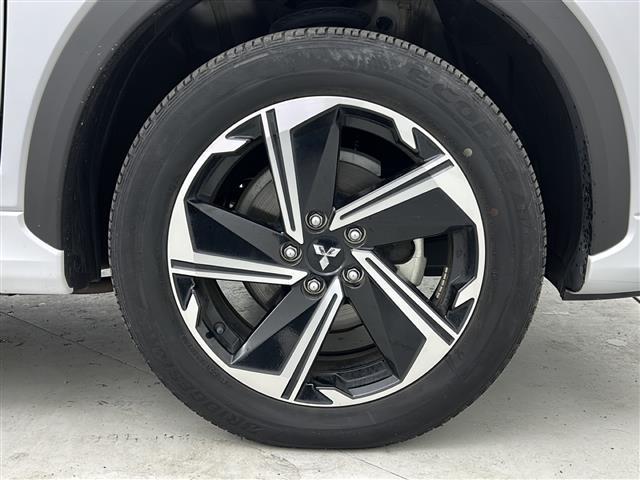 エクリプスクロスPHEV P サンルーフ/e-Assist/全周囲カメラ/ACC/ヘッドアップディスプレイ/BSM/純正ナビ/レザーシート/全席シートヒーター/パワーシート/パドルシフト/ステアヒーター/ETC/LEDヘッドライト(16枚目)