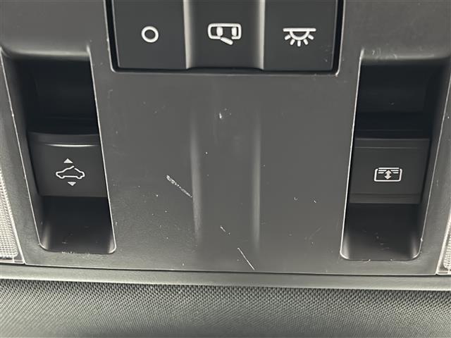 エクリプスクロスPHEV P サンルーフ/e-Assist/全周囲カメラ/ACC/ヘッドアップディスプレイ/BSM/純正ナビ/レザーシート/全席シートヒーター/パワーシート/パドルシフト/ステアヒーター/ETC/LEDヘッドライト(31枚目)