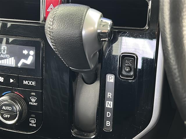 ルーミー カスタムG-T 純正9インチナビ/フルセグTV/Bluetooth/バックカメラ/両側パワースライドドア/クルーズコントロール/ビルトインETC/DNシートヒーター/前後ドライブレコーダー/アイドリングストップ(9枚目)