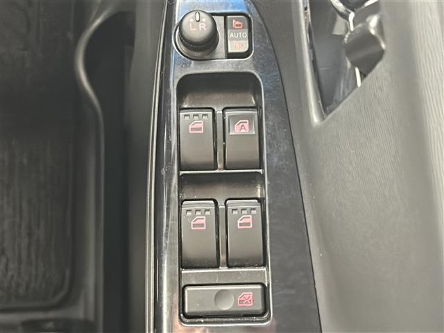 タント カスタムRS トップエディションSAIII 衝突軽減/車線逸脱警報/コーナーセンサー/両側パワースライドドア/運転席シートヒーター/純正15型アルミホイール/スマートキー(2本)/純正フロアマット/LEDヘッド/LEDフォグ/ハーフレザーシート(25枚目)