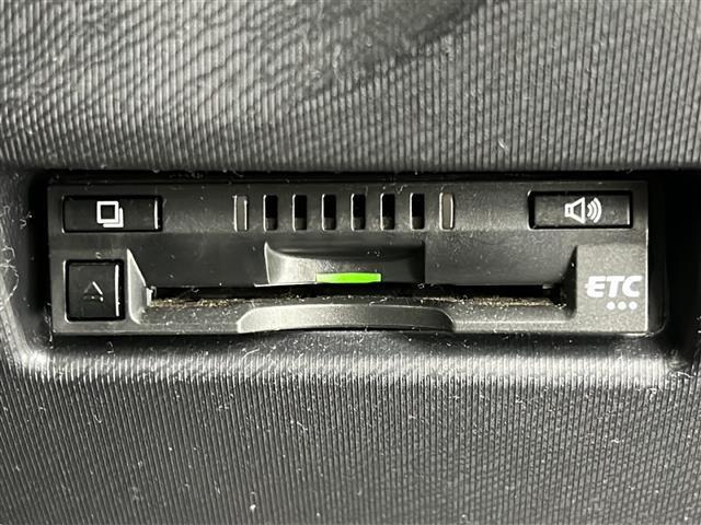 アクア Sスタイルブラック プリクラッシュセーフティ/レーンディパーチャーアラート/オートハイビーム/前後クリアランスソナー/純正ナビ/フルセグTV/Bluetooth/バックカメラ/前ドラレコ/Aストップ/横滑り防止装置(11枚目)