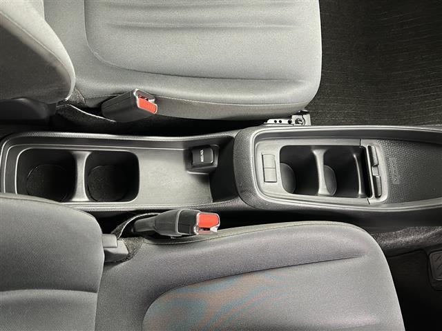 アクア X 禁煙車/衝突軽減/車線維持/レーダークルーズコントロール/純正ディスプレイオーディオ/バックカメラ/BT/Miracast/ビルトインETC/スマートキー/LEDヘッドライト/純正スチールキャップ(29枚目)