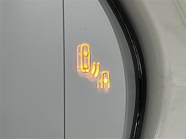 クラウンハイブリッド S Cパッケージ 純正ナビ/CD/DVD/Bluetooth/フルセグTV/バックカメラ/DNシートヒーター/DNパワーシート/ハンドルヒーター/レーントレーシングアシスト/オートクルーズコントロール/BSM/HUD(4枚目)