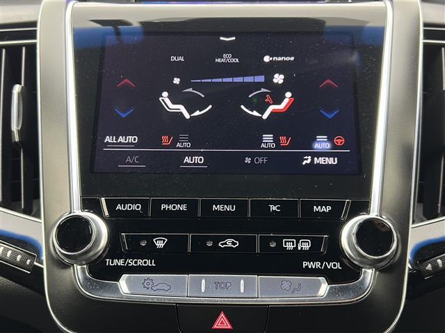 クラウンハイブリッド S Cパッケージ 純正ナビ/CD/DVD/Bluetooth/フルセグTV/バックカメラ/DNシートヒーター/DNパワーシート/ハンドルヒーター/レーントレーシングアシスト/オートクルーズコントロール/BSM/HUD(9枚目)