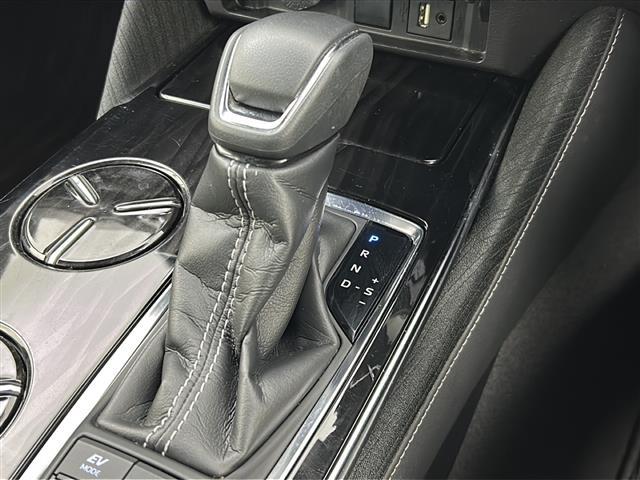 クラウンハイブリッド S Cパッケージ 純正ナビ/CD/DVD/Bluetooth/フルセグTV/バックカメラ/DNシートヒーター/DNパワーシート/ハンドルヒーター/レーントレーシングアシスト/オートクルーズコントロール/BSM/HUD(10枚目)