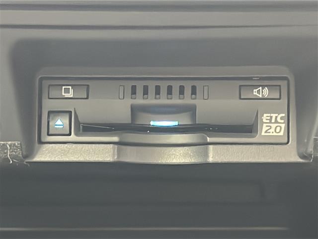 クラウンハイブリッド S Cパッケージ 純正ナビ/CD/DVD/Bluetooth/フルセグTV/バックカメラ/DNシートヒーター/DNパワーシート/ハンドルヒーター/レーントレーシングアシスト/オートクルーズコントロール/BSM/HUD(26枚目)