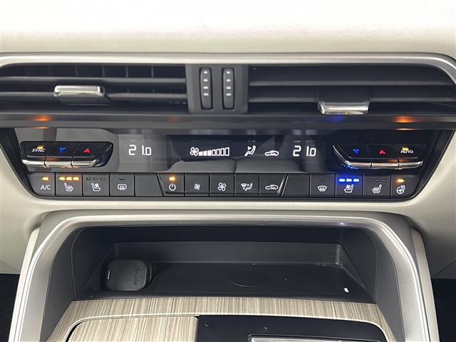 CX-60 XD-ハイブリッド エクスクルーシブモダン 禁煙車/ドライバー・パーソナライゼーション・システム/BOSE/全周囲カメラ/白本革シート/純正12.3型ナビ/全席シートヒーター/エアシート/ETC/ドラレコ/ワイヤレス充電/1500W充電(9枚目)