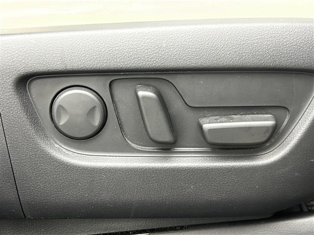 CX-60 XD-ハイブリッド エクスクルーシブモダン 禁煙車/ドライバー・パーソナライゼーション・システム/BOSE/全周囲カメラ/白本革シート/純正12.3型ナビ/全席シートヒーター/エアシート/ETC/ドラレコ/ワイヤレス充電/1500W充電(28枚目)