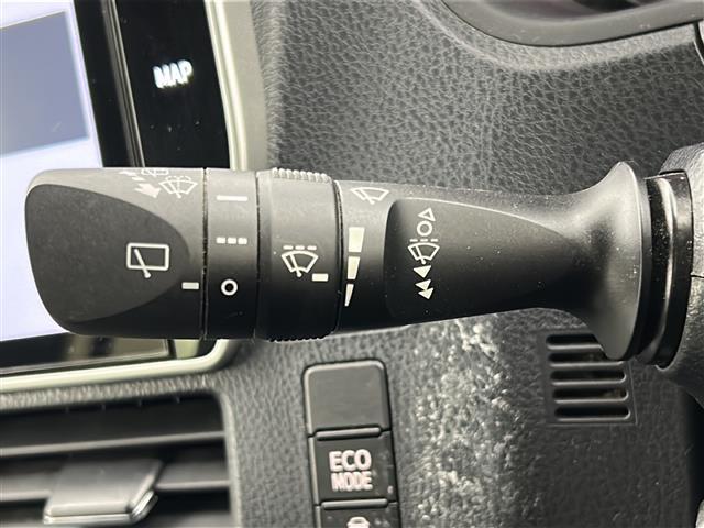 ヴォクシー ZS 煌III 禁煙車/衝突軽減/純正12型フリップダウンモニター/純正10型ナビ/ハーフレザーシート/バックカメラLEDヘッドライト/LEDフォグライト/ETC/純正フロアマット/純正16インチアルミホイール(24枚目)