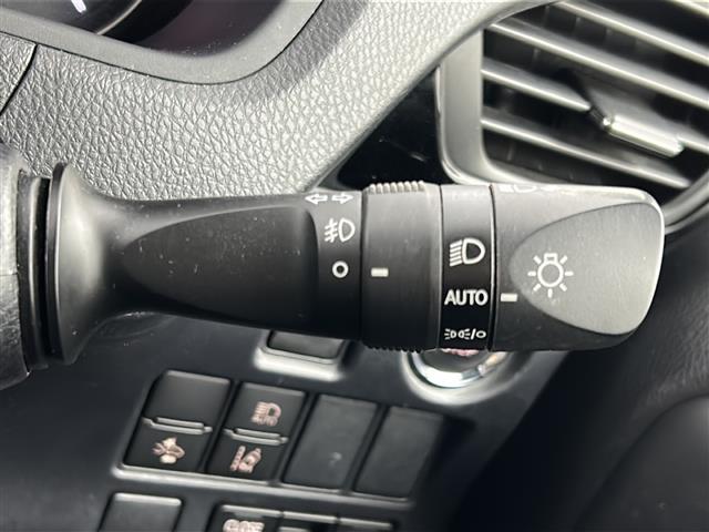 ヴォクシー ZS 煌III 禁煙車/衝突軽減/純正12型フリップダウンモニター/純正10型ナビ/ハーフレザーシート/バックカメラLEDヘッドライト/LEDフォグライト/ETC/純正フロアマット/純正16インチアルミホイール(25枚目)