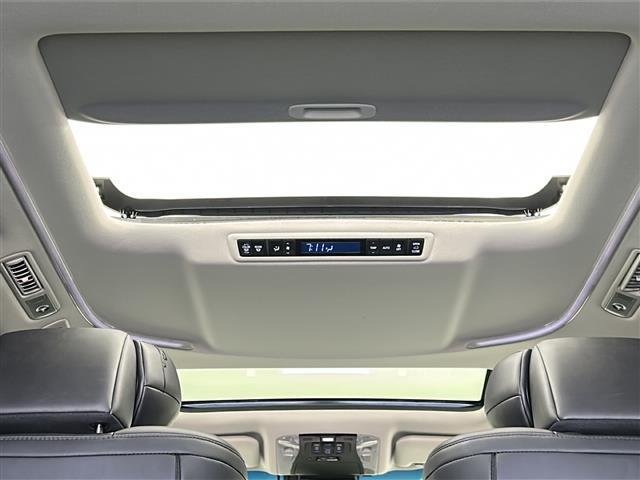 ヴェルファイア 2.5Z Gエディション 禁煙車/サンルーフ/衝突軽減/両側パワスラ/レザーシート/社外11型ナビ/バックカメラ/パワーバックドア/前席パワーシート/前席シートヒーター/前席エアーシート/D席シートメモリー/ステアヒーター(3枚目)