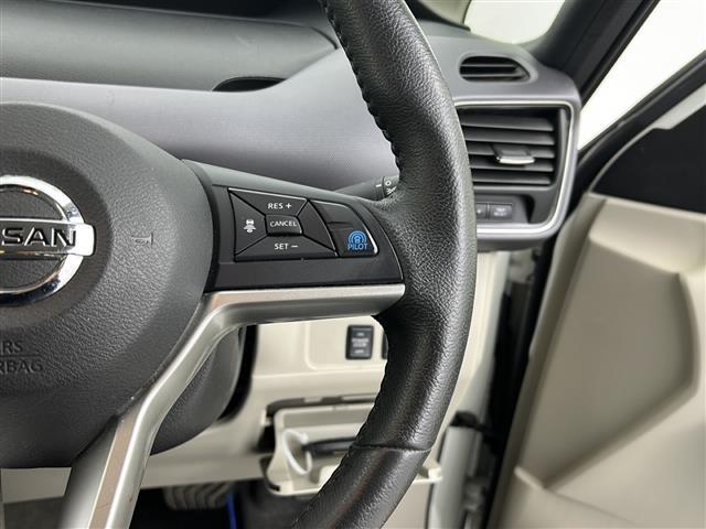 セレナ ｅ－パワー　ＸＶ　ワンオーナー／禁煙車／プロパイロット／衝突軽減／車線維持／パーキングアシスト／全周囲カメラ／デジタルインナーミラー／シートヒーター純正９型ナビ／両側電動ドア／ビルトインＥＴＣ／純正ドライブレコーダー（7枚目）