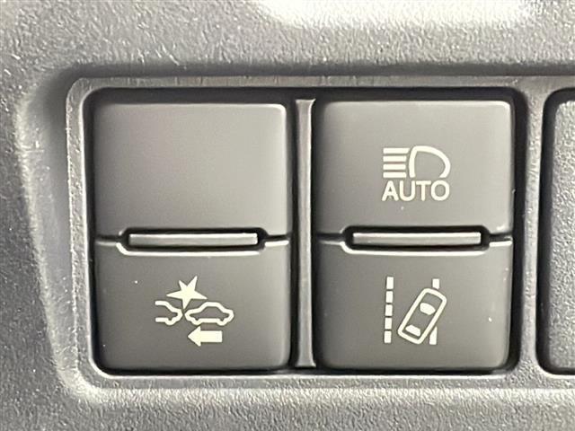 ヴォクシー ZS 煌 モデリスタエアロ/禁煙車/両側電動ドア/トヨタセーフティ/純正9型ナビ/フルセグTV/バックカメラ/ETC/ドラレコ/革巻きステアリング/純正アルミ/LEDヘッド/フォグランプ/ロールサンシェード(4枚目)