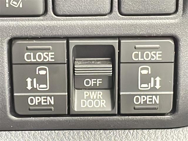 ヴォクシー ZS 煌 モデリスタエアロ/禁煙車/両側電動ドア/トヨタセーフティ/純正9型ナビ/フルセグTV/バックカメラ/ETC/ドラレコ/革巻きステアリング/純正アルミ/LEDヘッド/フォグランプ/ロールサンシェード(6枚目)