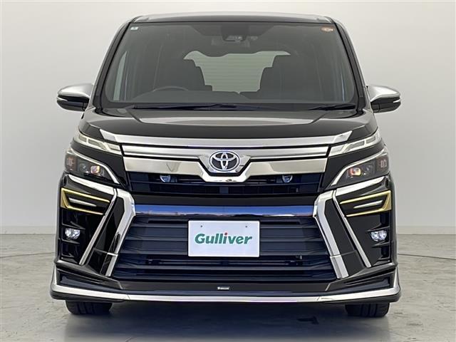 ヴォクシー ZS 煌 モデリスタエアロ/禁煙車/両側電動ドア/トヨタセーフティ/純正9型ナビ/フルセグTV/バックカメラ/ETC/ドラレコ/革巻きステアリング/純正アルミ/LEDヘッド/フォグランプ/ロールサンシェード(16枚目)