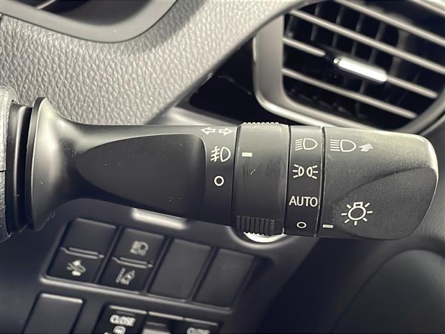 ヴォクシー ZS 煌 モデリスタエアロ/禁煙車/両側電動ドア/トヨタセーフティ/純正9型ナビ/フルセグTV/バックカメラ/ETC/ドラレコ/革巻きステアリング/純正アルミ/LEDヘッド/フォグランプ/ロールサンシェード(23枚目)
