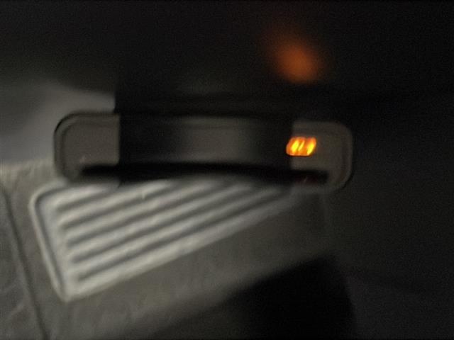 ヴォクシー ZS 煌 モデリスタエアロ/禁煙車/両側電動ドア/トヨタセーフティ/純正9型ナビ/フルセグTV/バックカメラ/ETC/ドラレコ/革巻きステアリング/純正アルミ/LEDヘッド/フォグランプ/ロールサンシェード(30枚目)