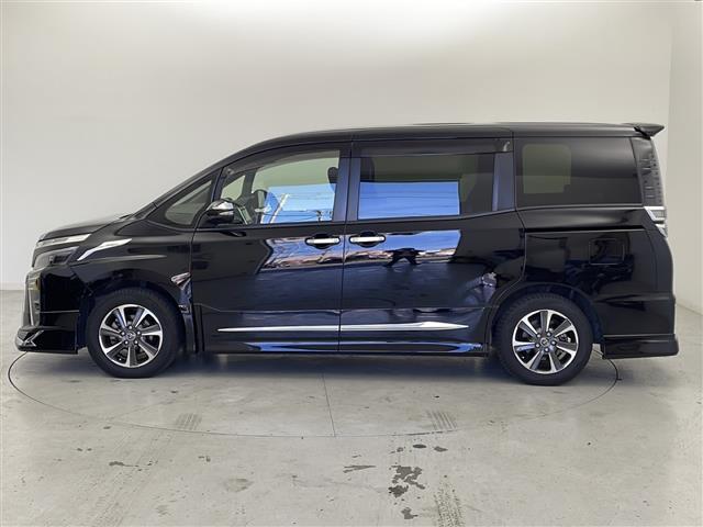 ヴォクシー ZS 煌 モデリスタエアロ/禁煙車/両側電動ドア/トヨタセーフティ/純正9型ナビ/フルセグTV/バックカメラ/ETC/ドラレコ/革巻きステアリング/純正アルミ/LEDヘッド/フォグランプ/ロールサンシェード(39枚目)