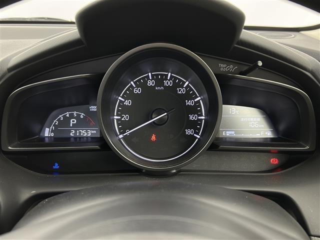 MAZDA2 15S i-ACTIVSENSE/衝突軽減/BSM/レーンキープアシスト/バックカメラ/純正ナビ/ETC/フルセグTV/HIDヘッドライト/横滑り防止装置/ステアリングスイッチ/社外15インチアルミホイール(11枚目)