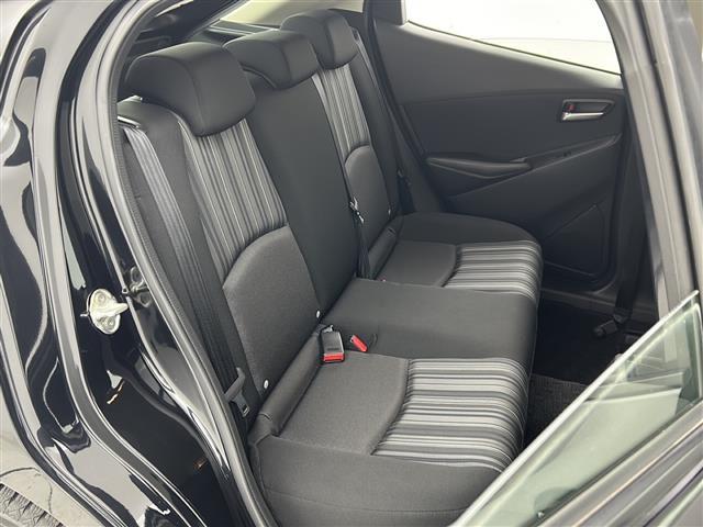 MAZDA2 15S i-ACTIVSENSE/衝突軽減/BSM/レーンキープアシスト/バックカメラ/純正ナビ/ETC/フルセグTV/HIDヘッドライト/横滑り防止装置/ステアリングスイッチ/社外15インチアルミホイール(14枚目)