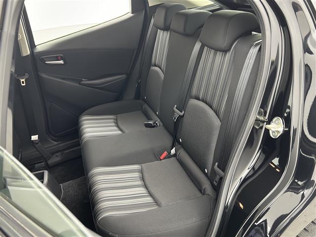MAZDA2 15S i-ACTIVSENSE/衝突軽減/BSM/レーンキープアシスト/バックカメラ/純正ナビ/ETC/フルセグTV/HIDヘッドライト/横滑り防止装置/ステアリングスイッチ/社外15インチアルミホイール(34枚目)