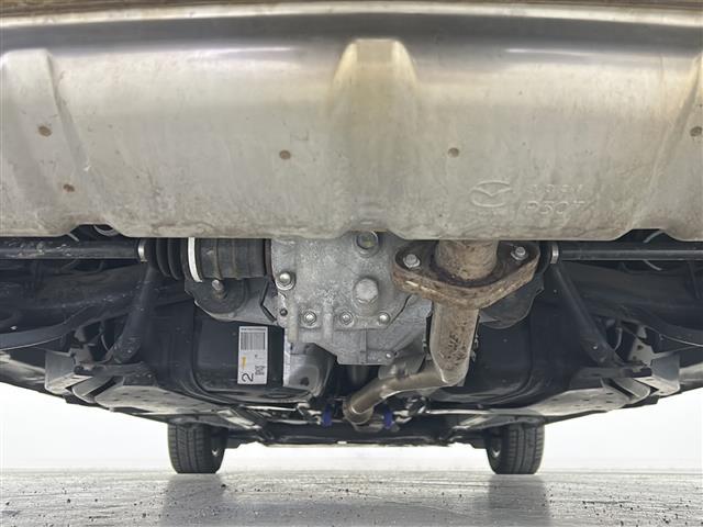 MAZDA2 15S i-ACTIVSENSE/衝突軽減/BSM/レーンキープアシスト/バックカメラ/純正ナビ/ETC/フルセグTV/HIDヘッドライト/横滑り防止装置/ステアリングスイッチ/社外15インチアルミホイール(43枚目)