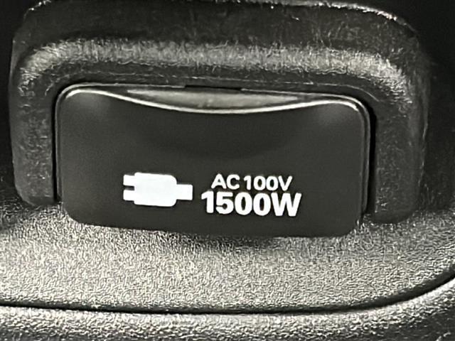 シエンタ ハイブリッドZ 禁煙車/トヨタセーフティ/4WD/両側電動ドア/純正ディスプレイオーディオ/バックカメラ/革巻ステアリング/ETC/AC100V/純正フロアマッド/純正アルミホイール/LEDヘッド/ロールサンシェード(8枚目)