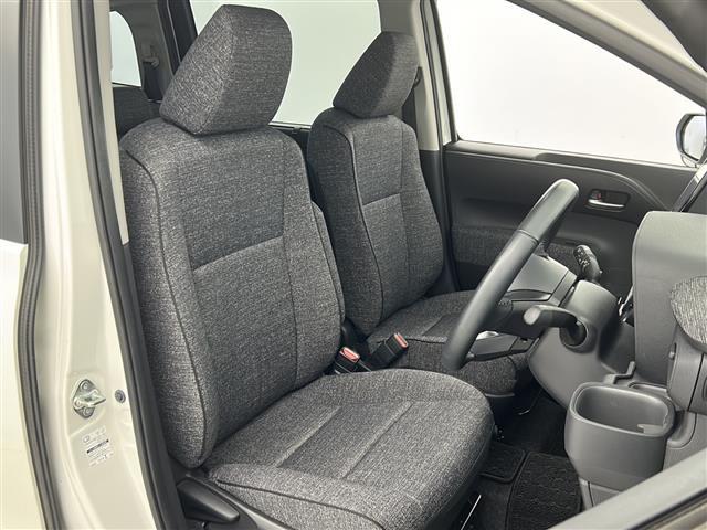 シエンタ ハイブリッドZ 禁煙車/トヨタセーフティ/4WD/両側電動ドア/純正ディスプレイオーディオ/バックカメラ/革巻ステアリング/ETC/AC100V/純正フロアマッド/純正アルミホイール/LEDヘッド/ロールサンシェード(13枚目)