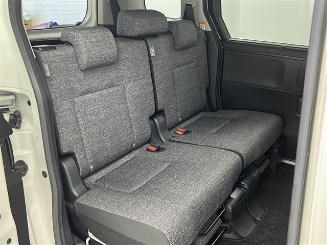 シエンタ ハイブリッドZ 禁煙車/トヨタセーフティ/4WD/両側電動ドア/純正ディスプレイオーディオ/バックカメラ/革巻ステアリング/ETC/AC100V/純正フロアマッド/純正アルミホイール/LEDヘッド/ロールサンシェード(14枚目)