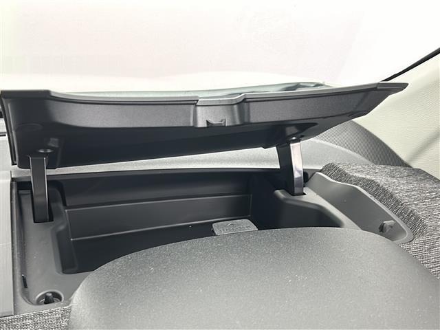 シエンタ ハイブリッドZ 禁煙車/トヨタセーフティ/4WD/両側電動ドア/純正ディスプレイオーディオ/バックカメラ/革巻ステアリング/ETC/AC100V/純正フロアマッド/純正アルミホイール/LEDヘッド/ロールサンシェード(29枚目)