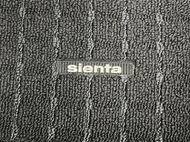 シエンタ ハイブリッドZ 禁煙車/トヨタセーフティ/4WD/両側電動ドア/純正ディスプレイオーディオ/バックカメラ/革巻ステアリング/ETC/AC100V/純正フロアマッド/純正アルミホイール/LEDヘッド/ロールサンシェード(31枚目)