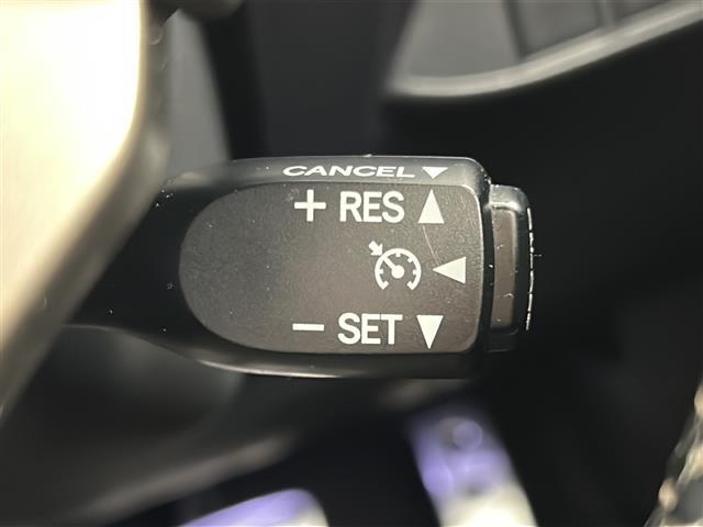 【クルーズコントロール】高速道路や自動車専用道路を走行中にドライバーが設定した速度で、アクセルペダルを踏まなくても、一定の車速で走行してくれます！