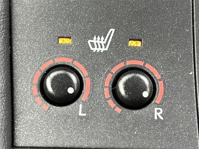 【シートヒーター】寒い日はもちろん、夏の冷房中にも効果を発揮します。長時間座っていると負担のかかりやすい背中や腰、寒い日に冷えやすい脚部に快適なぬくもりを伝えます。