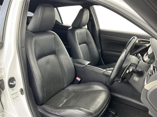 【本革シート（レザーシート）】とてもしなやかな触感が特徴の高級本革シートです。フロアマットは新品のご注文も承っています。掲載箇所以外にご希望の写真がございましたらお気軽にお問い合わせ下さい。