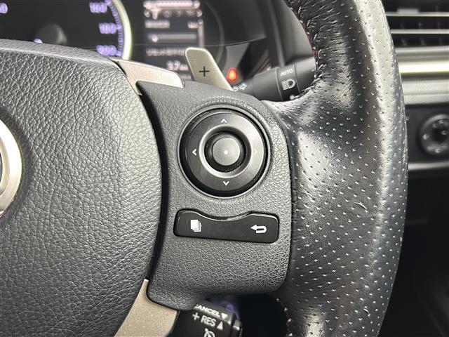 【室内クリーニング】クルマ本来の快適性を再現したいから。プロのこだわりのクリーニングで清潔なおクルマでご納車させて頂いております！※有償となります。