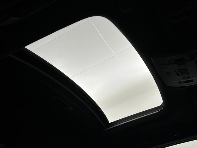 UX UX200 Fスポーツ 禁煙車/サンルーフ/マークレビンソン/レクサスセーフティシステム+/全周囲/赤レザーシート/ETC/温熱シート/エアーシート/パワーシート/シートメモリー/ドラレコ/パドルシフト/ステアリングヒーター(3枚目)