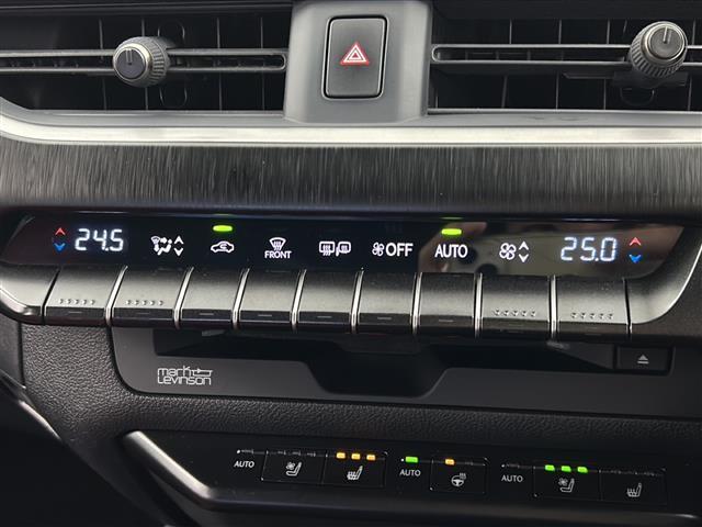 UX UX200 Fスポーツ 禁煙車/サンルーフ/マークレビンソン/レクサスセーフティシステム+/全周囲/赤レザーシート/ETC/温熱シート/エアーシート/パワーシート/シートメモリー/ドラレコ/パドルシフト/ステアリングヒーター(7枚目)