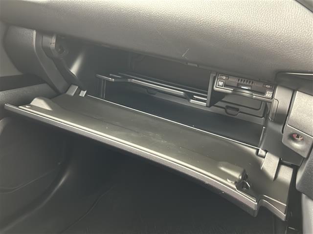 UX UX200 Fスポーツ 禁煙車/サンルーフ/マークレビンソン/レクサスセーフティシステム+/全周囲/赤レザーシート/ETC/温熱シート/エアーシート/パワーシート/シートメモリー/ドラレコ/パドルシフト/ステアリングヒーター(31枚目)