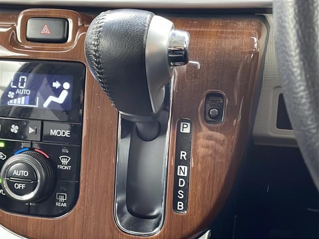 ムーヴキャンバス Gメイクアップ SAIII 禁煙車/衝突軽減/両側パワースライドドア/純正7型ナビ/バックカメラ/フルセグテレビ/ETC/前方ドライブレコーダー/スマートキー/純正フロアマット/LEDヘッドライト/純正ドアバイザー/社外アルミ(10枚目)