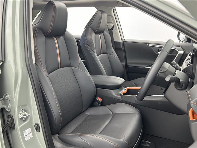 RAV4 ハイブリッドアドベンチャー 禁煙車/サンルーフ/4WD/寒冷地仕様/リアフォグ/トヨタセーフティ/パワーシート/シートメモリー/シートヒーター/ベンチレーション/レザーシート/純正ディスプレイオーディオ/フルセグ/バックカメラ/(13枚目)