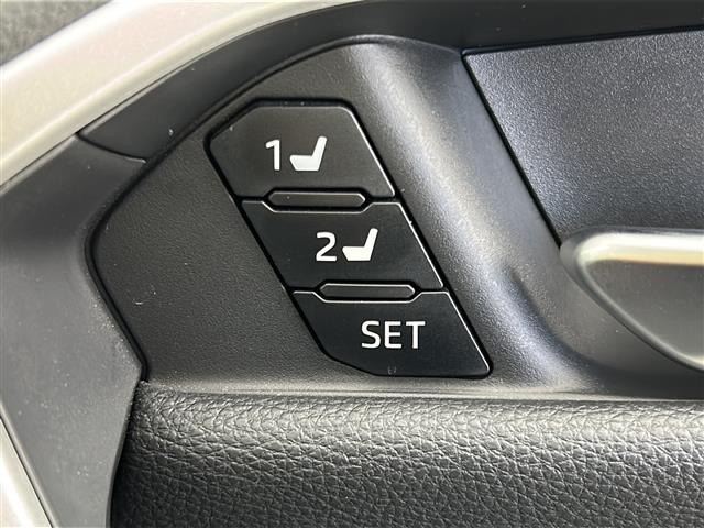 RAV4 ハイブリッドアドベンチャー 禁煙車/サンルーフ/4WD/寒冷地仕様/リアフォグ/トヨタセーフティ/パワーシート/シートメモリー/シートヒーター/ベンチレーション/レザーシート/純正ディスプレイオーディオ/フルセグ/バックカメラ/(28枚目)
