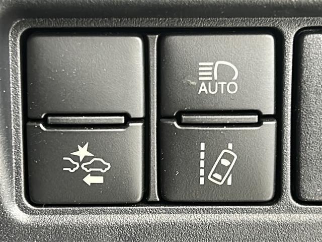 ノア Si ダブルバイビー 禁煙車/衝突軽減/クルーズコントロール/純正10インチナビ/バックカメラ/フルセグテレビ/両側電動ドア/ETC2.0/前方ドライブレコーダー/ロールサンシェード/純正16インチアルミホイール/LED(3枚目)