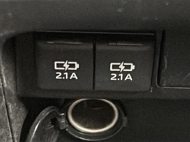 ノア Si ダブルバイビー 禁煙車/衝突軽減/クルーズコントロール/純正10インチナビ/バックカメラ/フルセグテレビ/両側電動ドア/ETC2.0/前方ドライブレコーダー/ロールサンシェード/純正16インチアルミホイール/LED(12枚目)