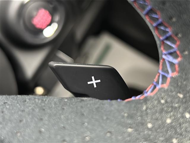 インプレッサスポーツ STIスポーツ 禁煙車/アイサイト/カロッツェリアスピーカー/バックカメラ/8型ナビ/フルセグ/パワーシート/シートメモリー/パドルシフト/ETC2.0/ドラレコ/純正フロアマッド/純正18インチアルミ/スマキー×2(24枚目)