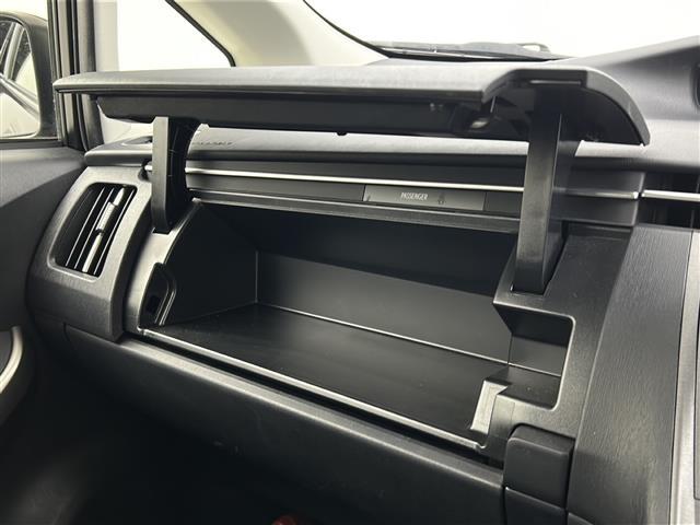 プリウス Sマイコーデ 禁煙車/ハーフレザー/純正7型ナビ/ワンセグ/バックカメラ/100V充電/プッシュスタート/スマートキー×2/ビルトインETC/純正17インチアルミ/純正フロアマッド/純正ドアバイザー/トノカバー/(28枚目)