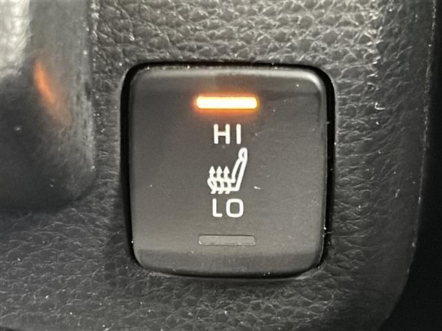 カローラツーリング ハイブリッド ダブルバイビー 禁煙車/衝突軽減/ブラインドスポットモニター/レーダークルーズコントロール/純正9型ディスプレイオーディオ/バックカメラ/前席シートヒーター/ステアリングヒーター/ビルトインETC/ドライブレコーダー(8枚目)