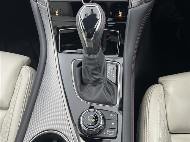 スカイライン 400R 禁煙車/BOSE/全周囲カメラ/ACC/白本革シート/BSM/純正ナビ/フルセグ/パワーシート/シートヒーター/ETC2.0/パドルシフト/スマートキー2個/純正19インチアルミ/レッドキャリパー(8枚目)