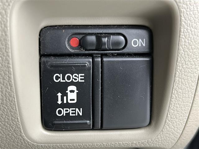 N-BOX G・Lパッケージ 禁煙車/片側パワースライドドア/社外ナビ/バックカメラ/フルセグTV/ETC/横滑り防止装置/ECONスイッチ/ステアリングスイッチ/Pスタート/スマートキー2個/純正14インチアルミホイール(4枚目)